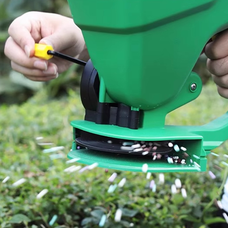 Grass seed spreader, small fer - огляд і ціна Grass Seed Spreader